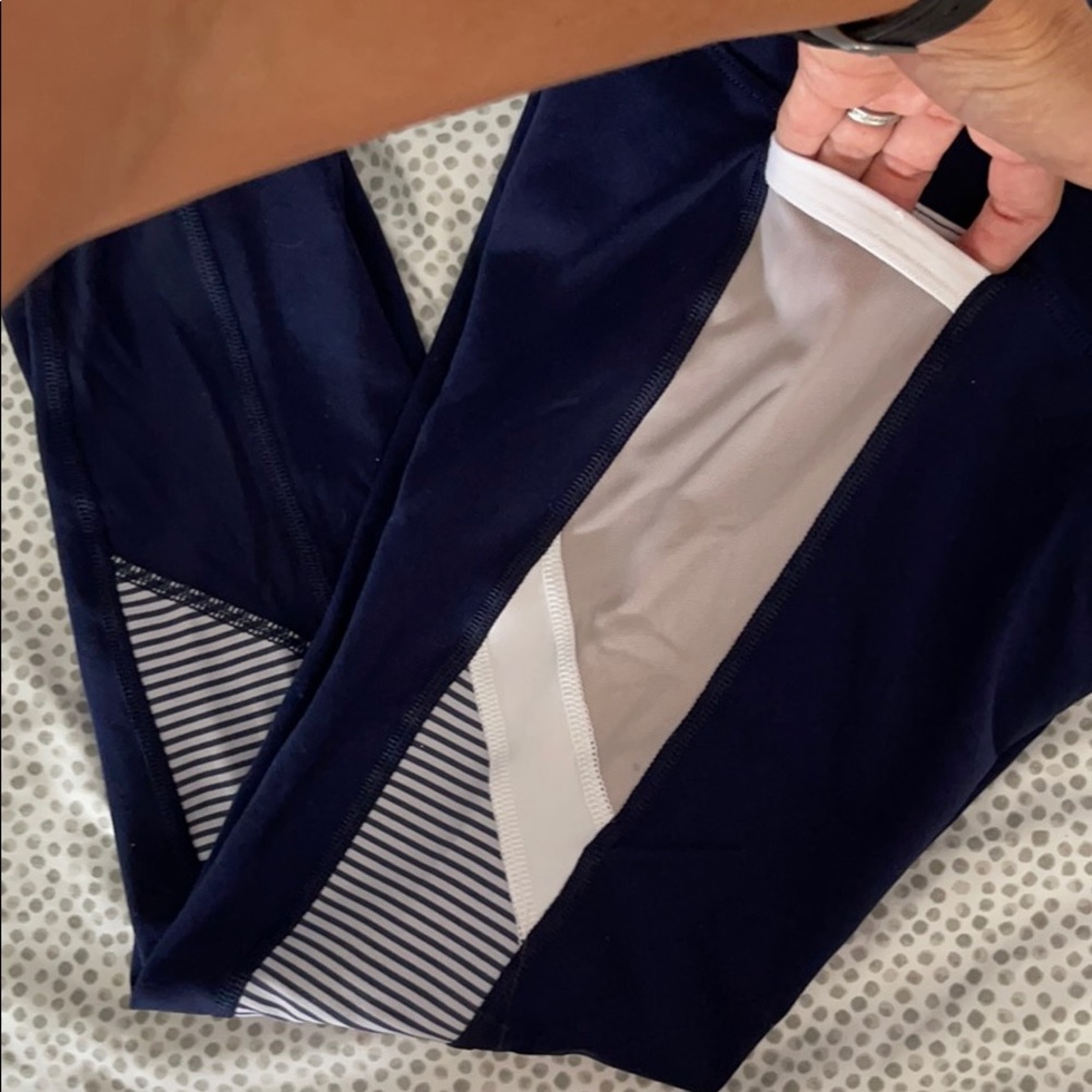 Lorna Jane Ankle Biter Leggings with phone pocket